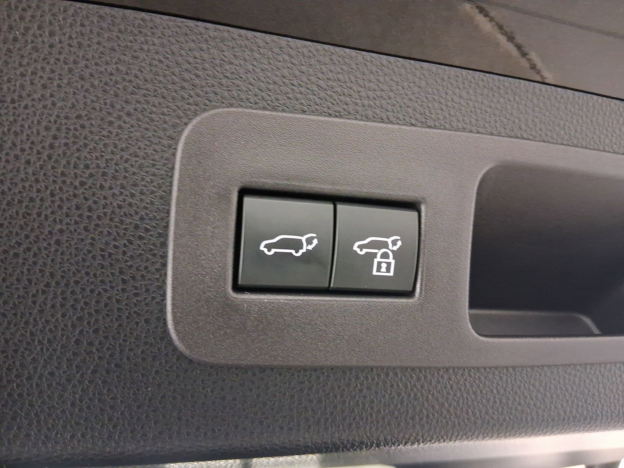 Certified 2025 Lexus LX 600 4WD w/ Luxury Package image 29