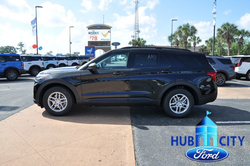New 2026 Ford Explorer Active RWD image 2