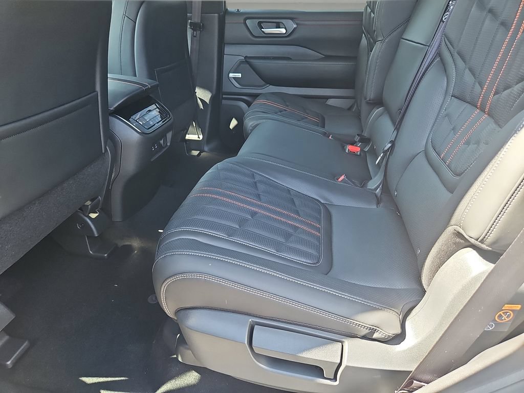 New 2025 Nissan Armada PRO-4X AWD/4WD image 21