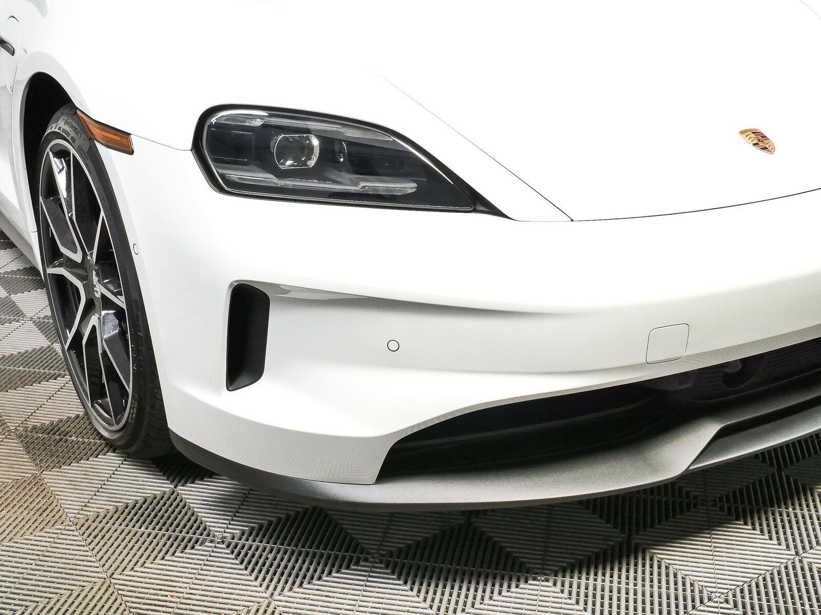 New 2026 Porsche Taycan RWD image 39