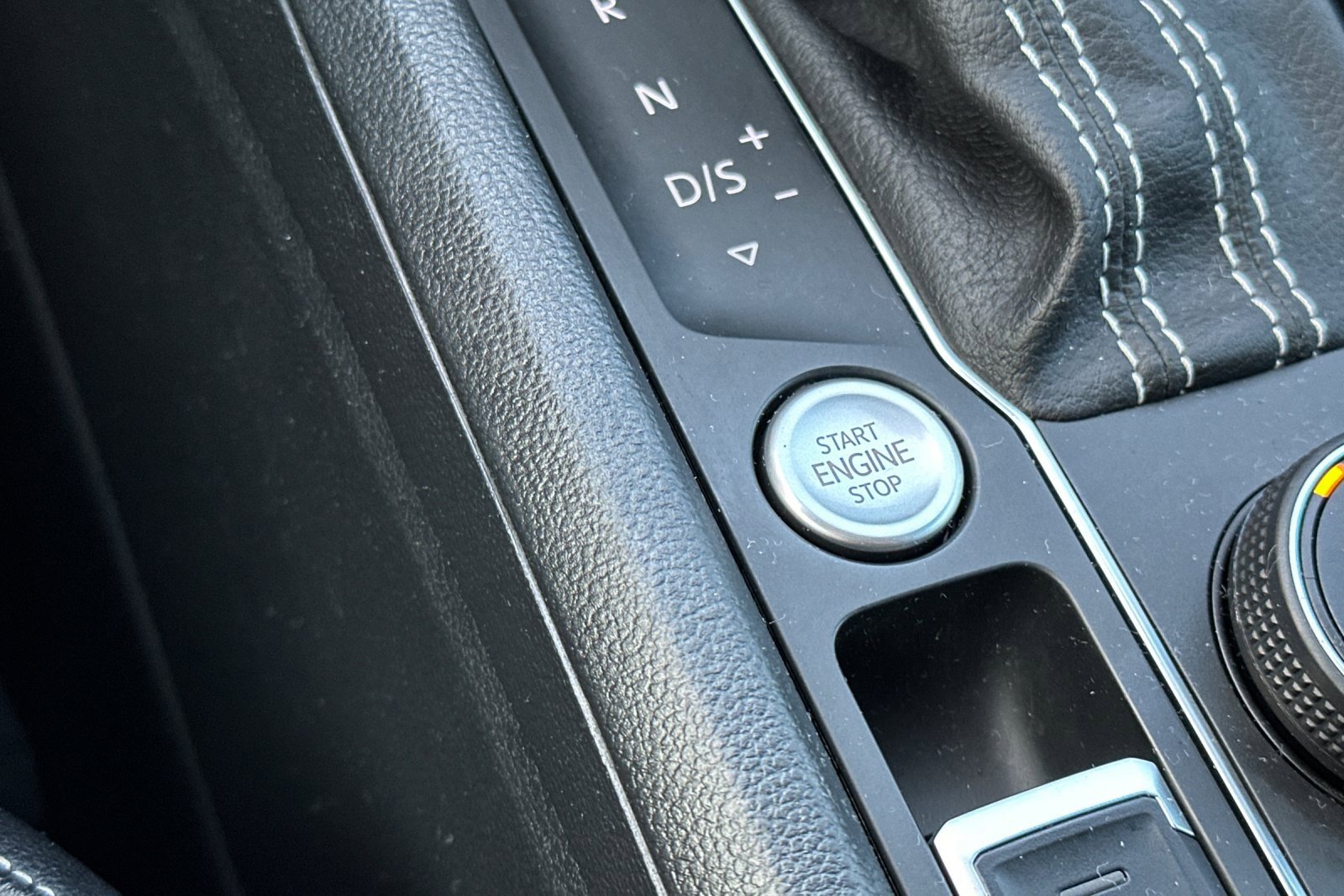 Used 2021 Volkswagen Atlas SE image 25