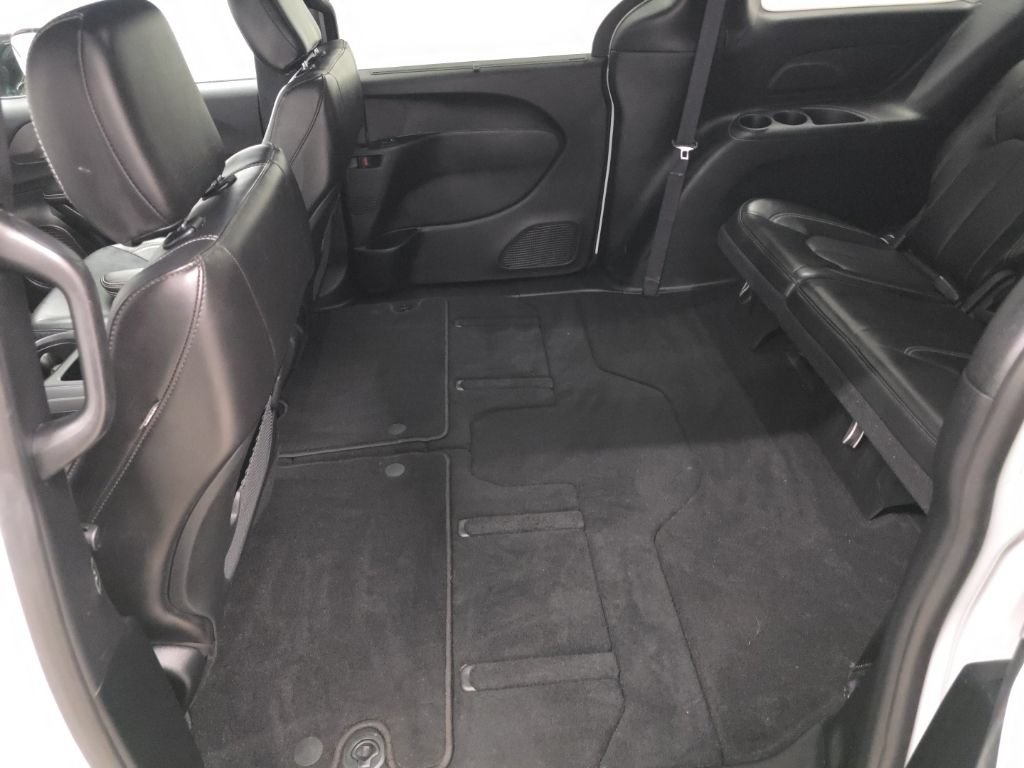 Used 2025 Chrysler Pacifica Select FWD image 10
