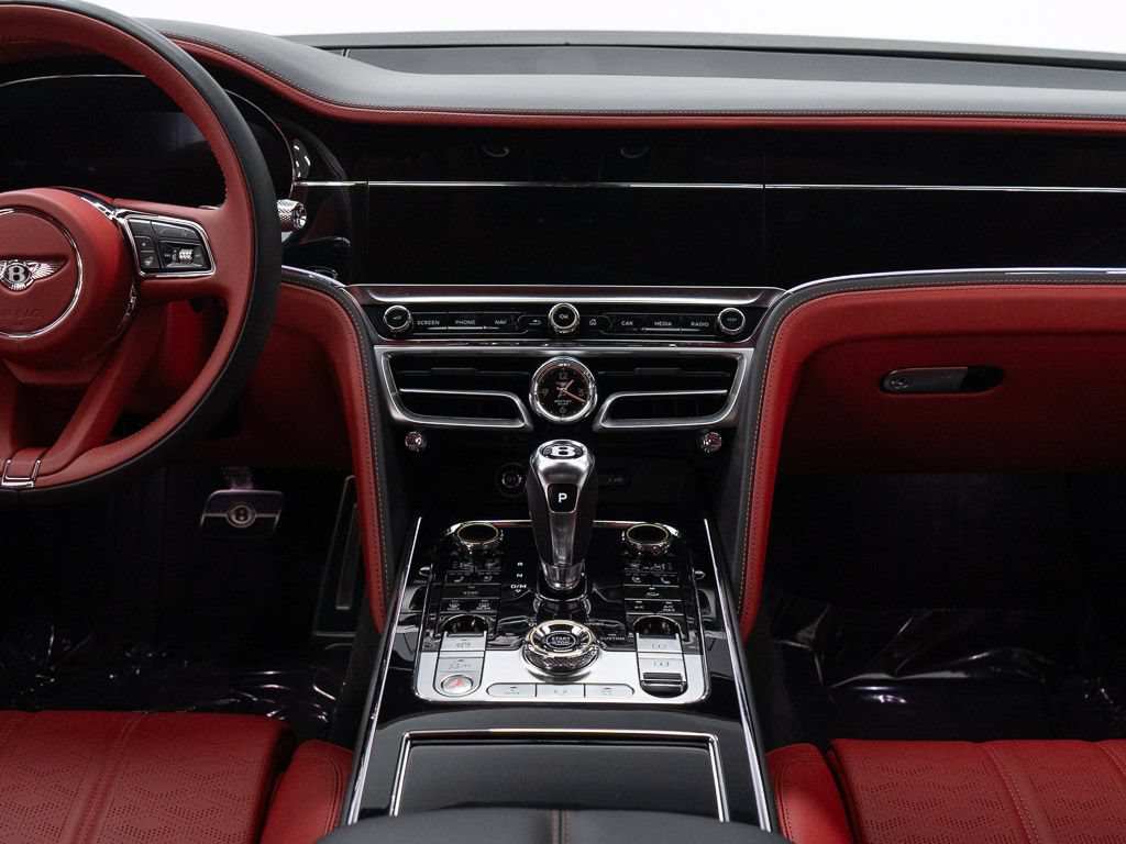 Used 2025 Bentley Flying Spur Plug-In Hybrid AWD/4WD image 30