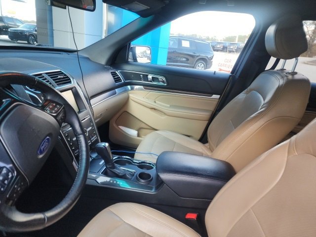 Used 2016 Ford Explorer Limited image 9