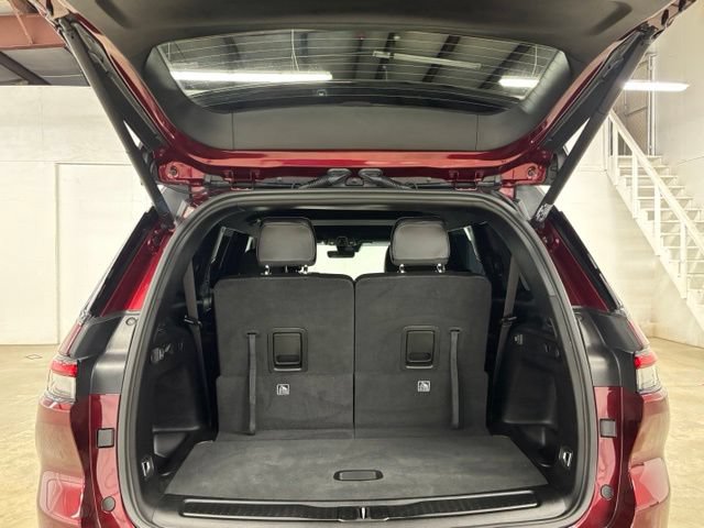 Used 2025 Jeep Grand Cherokee L Altitude RWD image 23