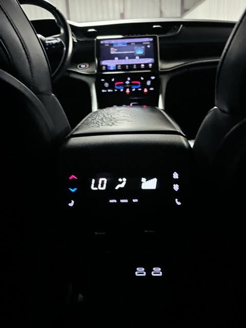 Used 2021 Jeep Grand Cherokee L Limited AWD/4WD image 34