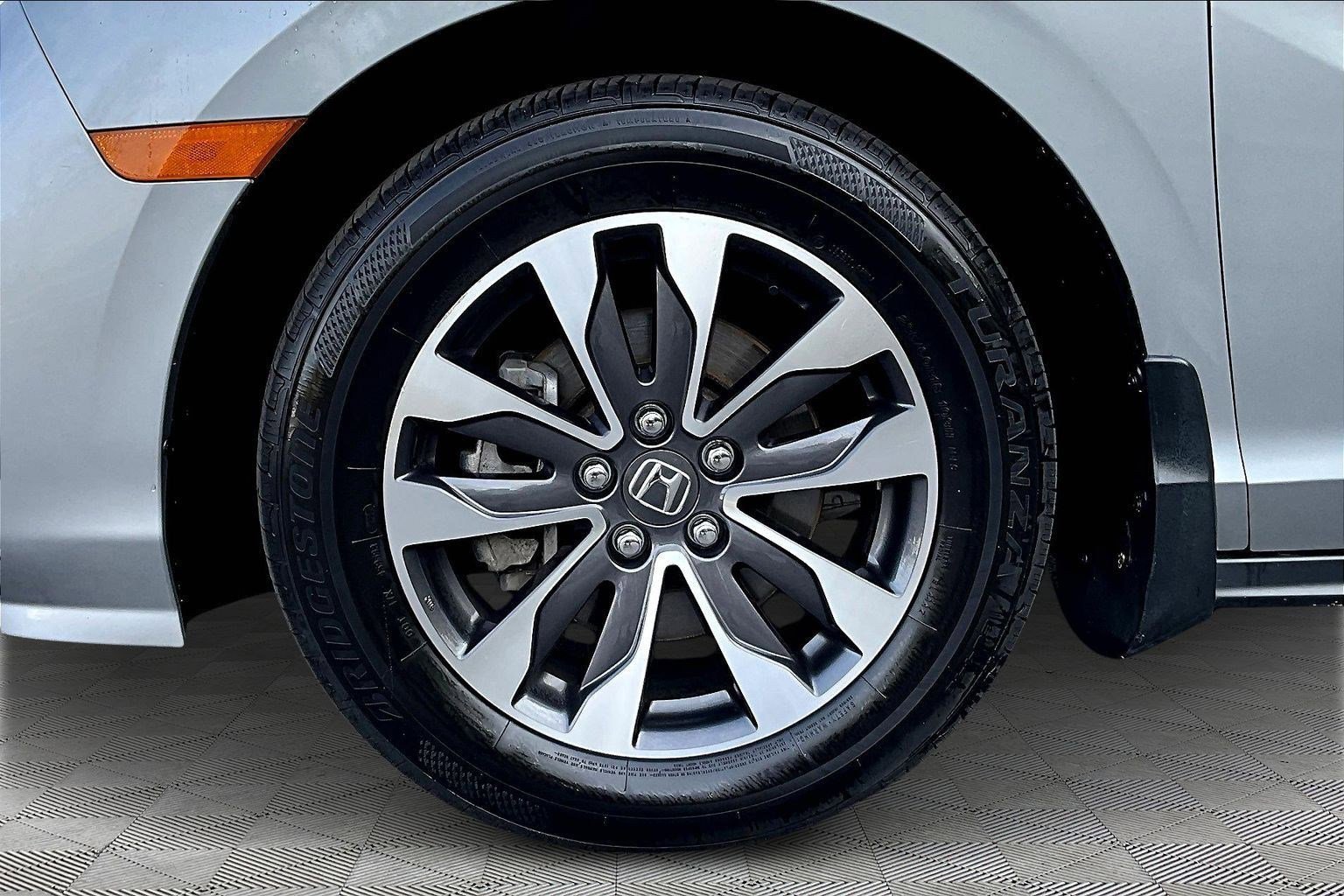 Used 2023 Honda Odyssey EX-L image 36