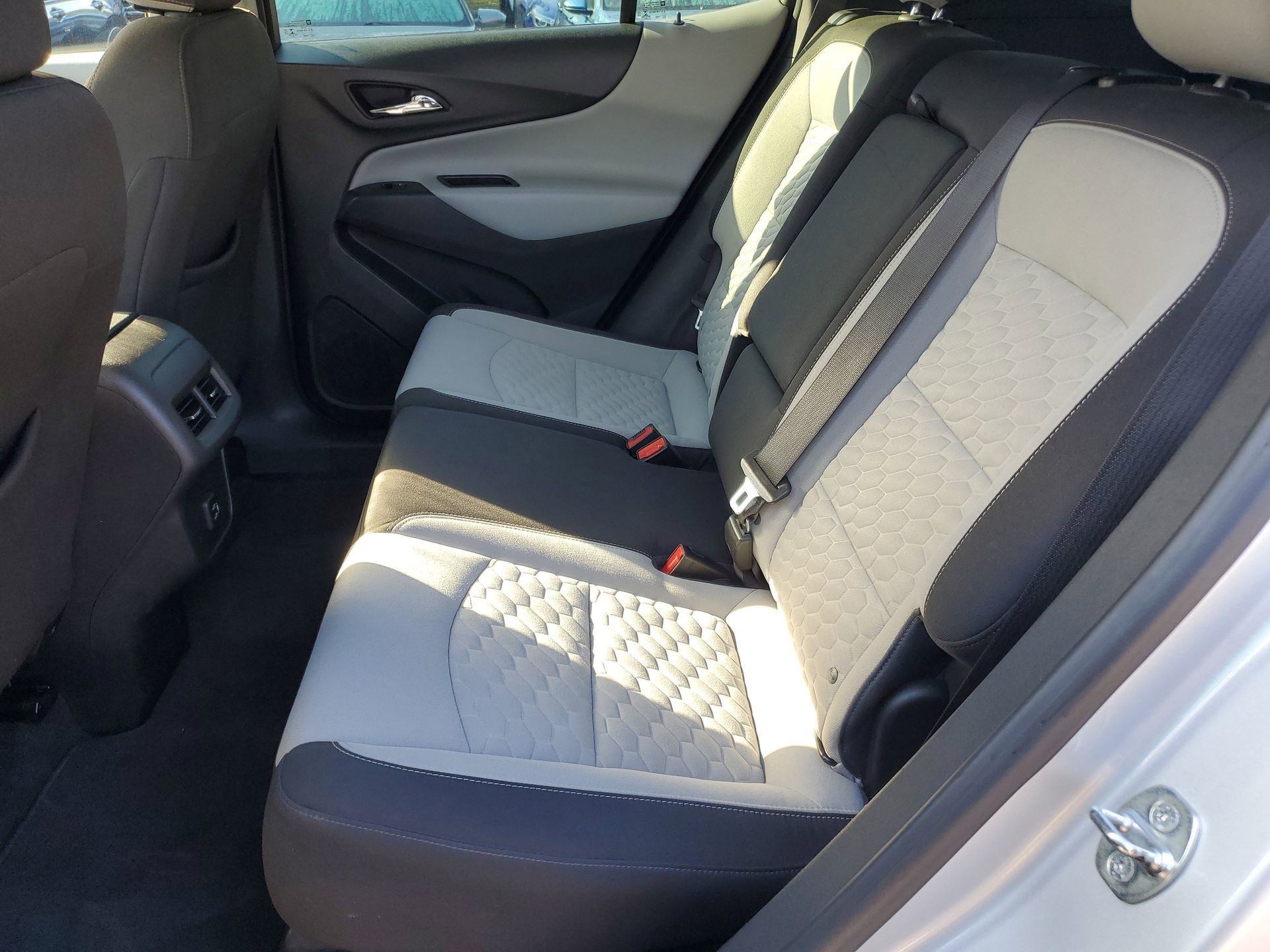 Used 2021 Chevrolet Equinox LS image 10