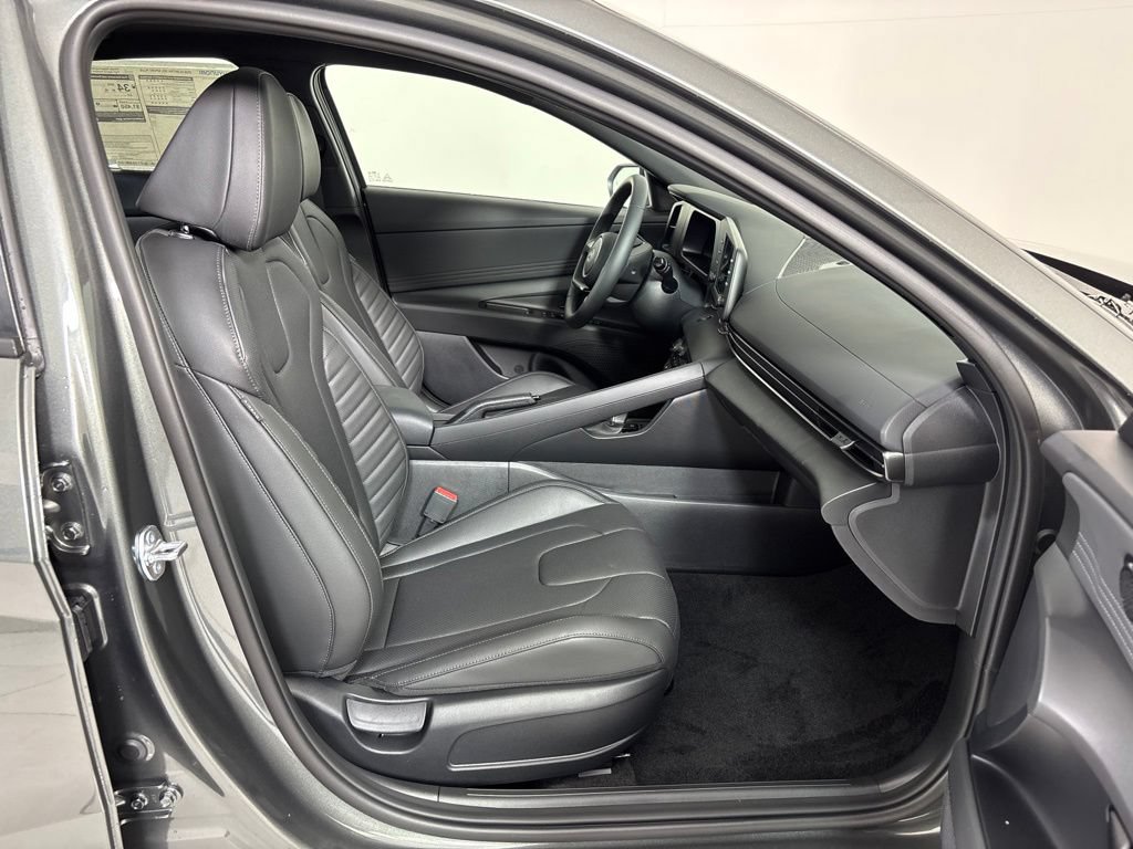 New 2026 Hyundai Elantra SEL Sport FWD image 12