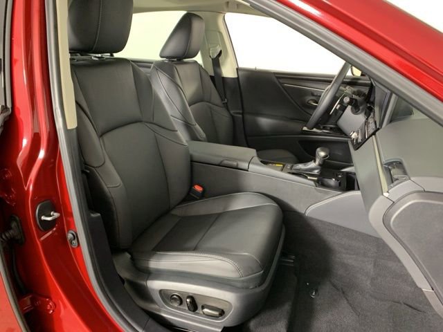 Used 2025 Lexus ES 300h F Sport w/ Accessory Package (Z2) image 38