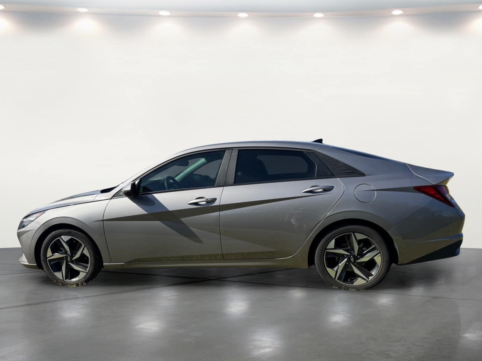 Used 2023 Hyundai Elantra SEL w/ Convenience Package FWD image 22