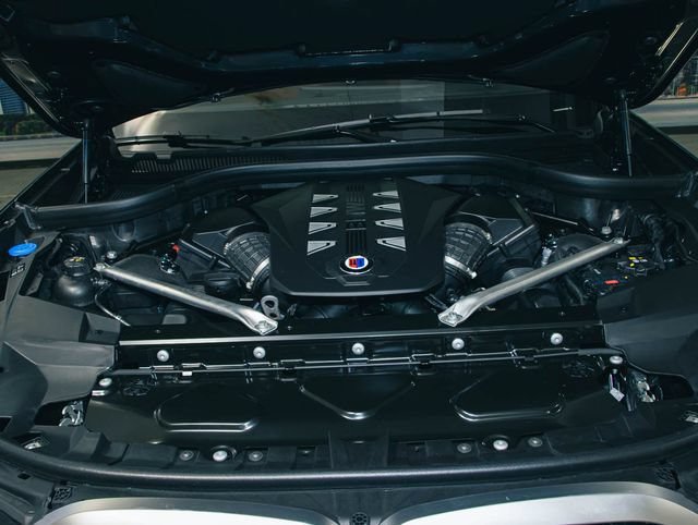 New 2026 BMW ALPINA XB7 AWD/4WD image 5