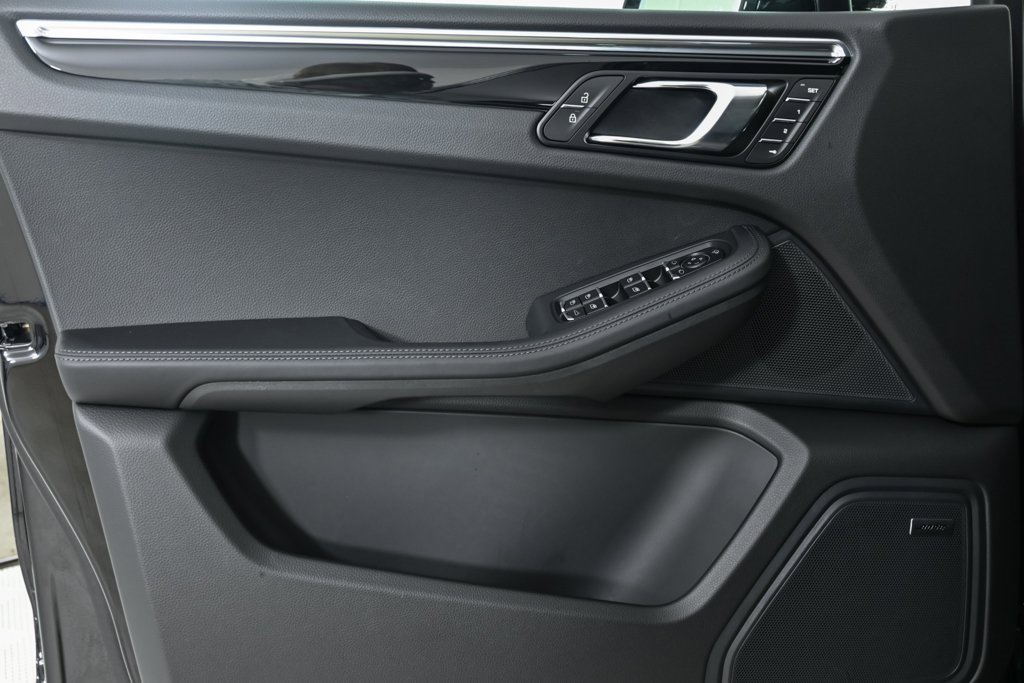 New 2026 Porsche Macan image 6