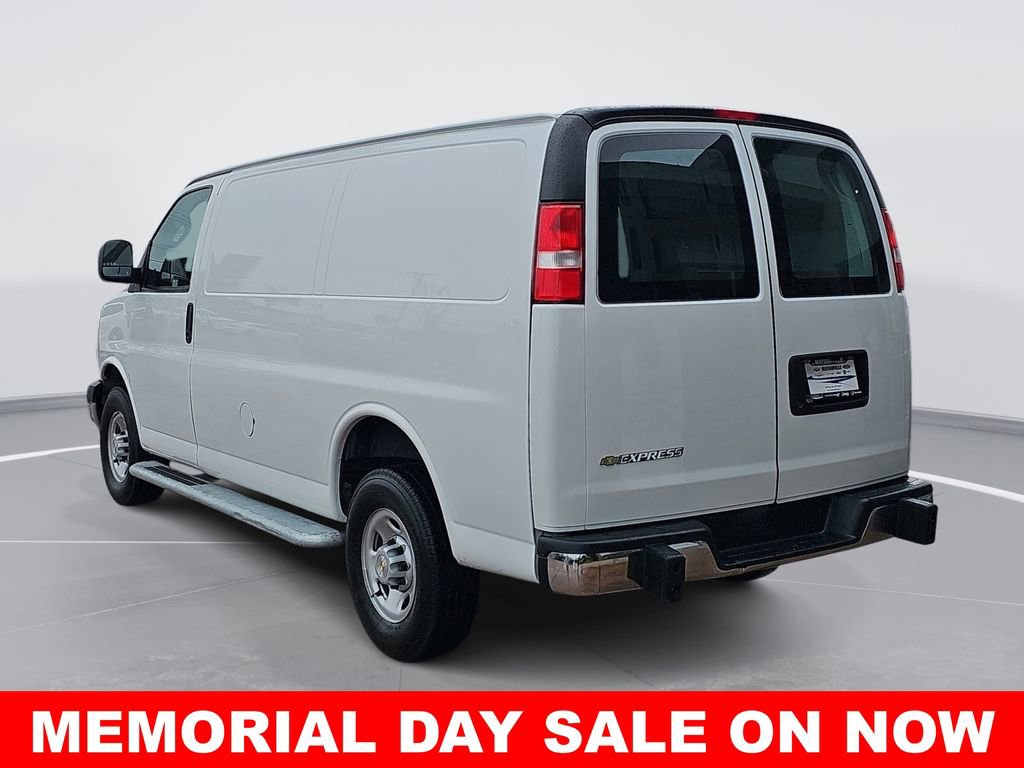 Used 2024 Chevrolet Express 2500 w/ Driver Convenience Package RWD image 5