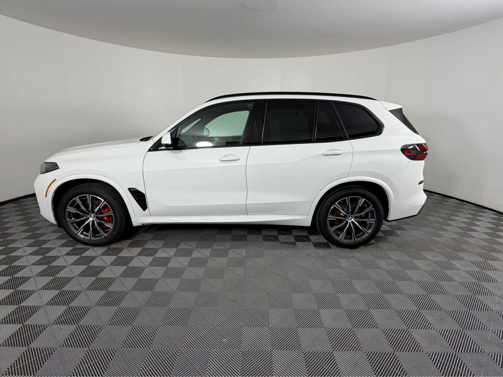 New 2026 BMW X5 xDrive40i w/ M Sport Package image 7