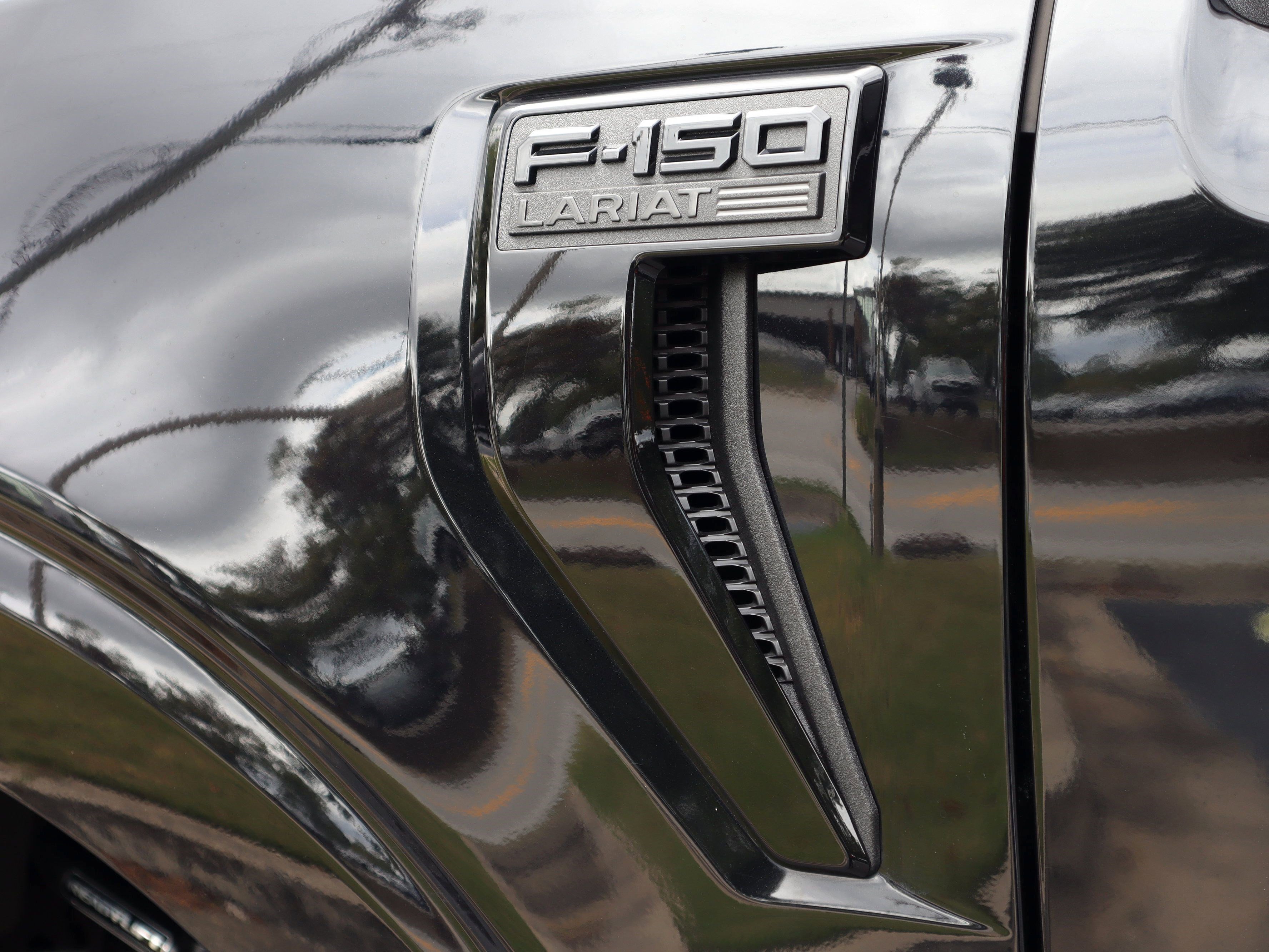 Used 2025 Ford F150 Lariat w/ Equipment Group 501A Mid image 17