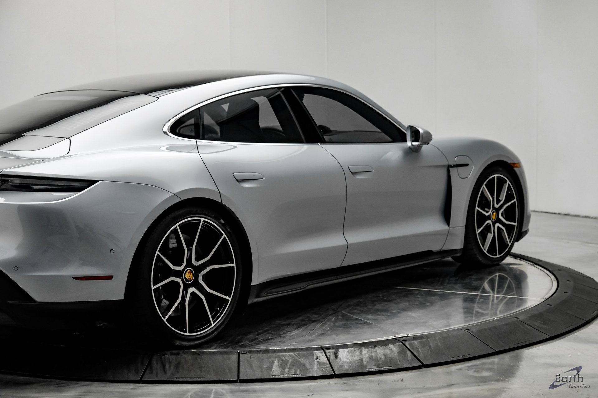 Used 2023 Porsche Taycan Turbo S w/ Premium Package image 15