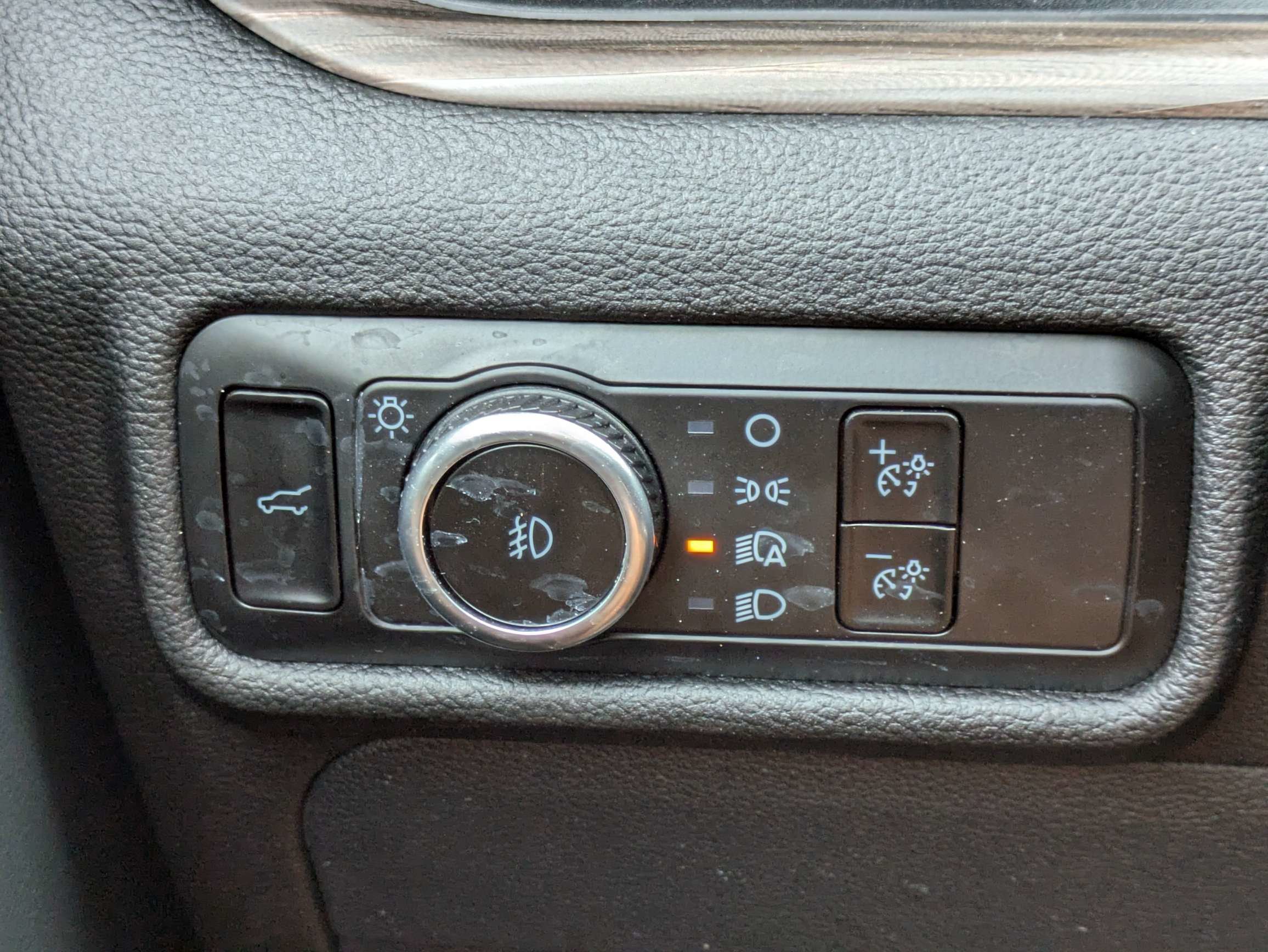 Used 2023 Ford Explorer Limited w/ Limited Technology Package RWD image 29