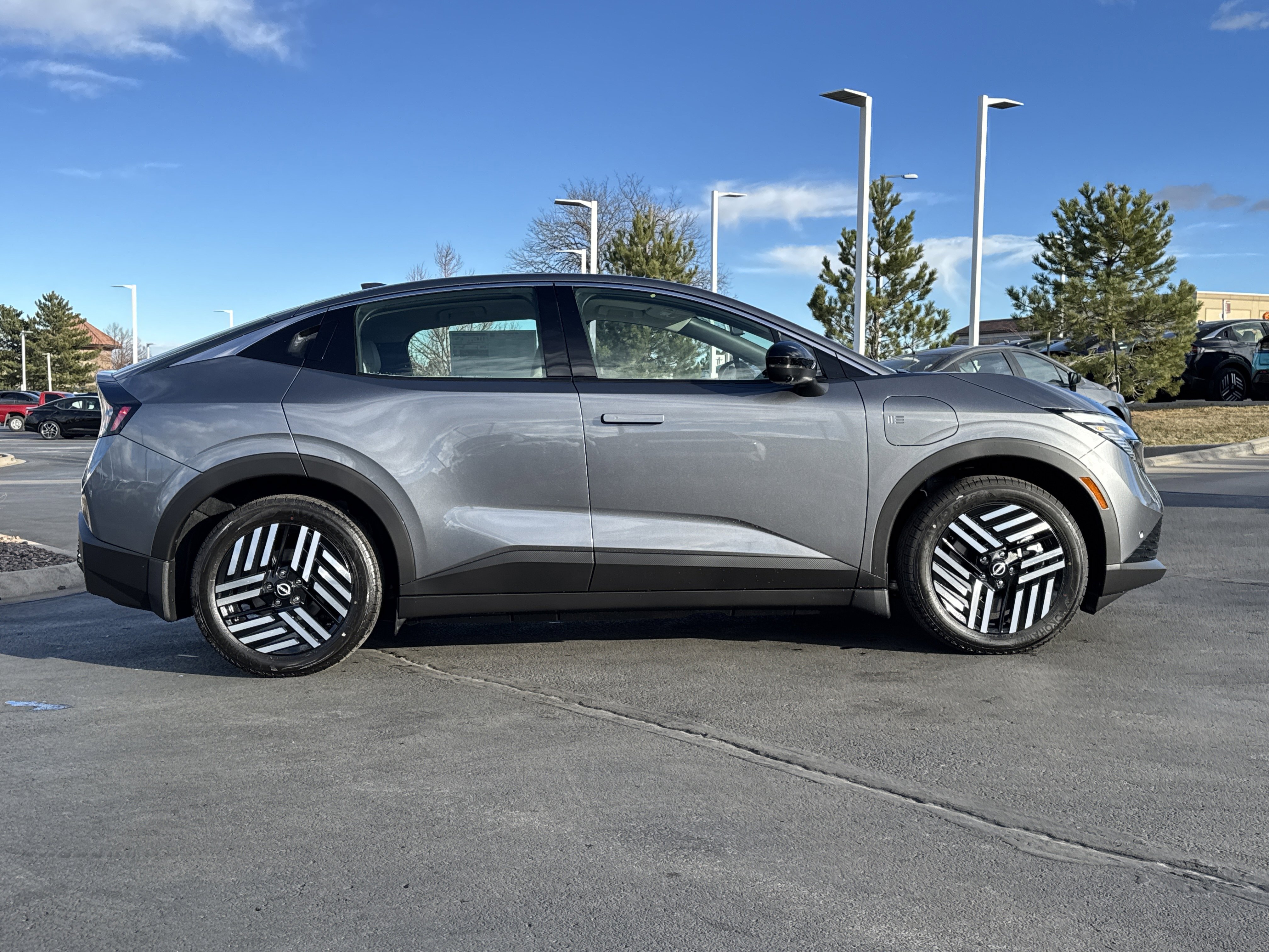 New 2026 Nissan Leaf SV+ w/ Floor Mat Package (SV+) FWD image 2