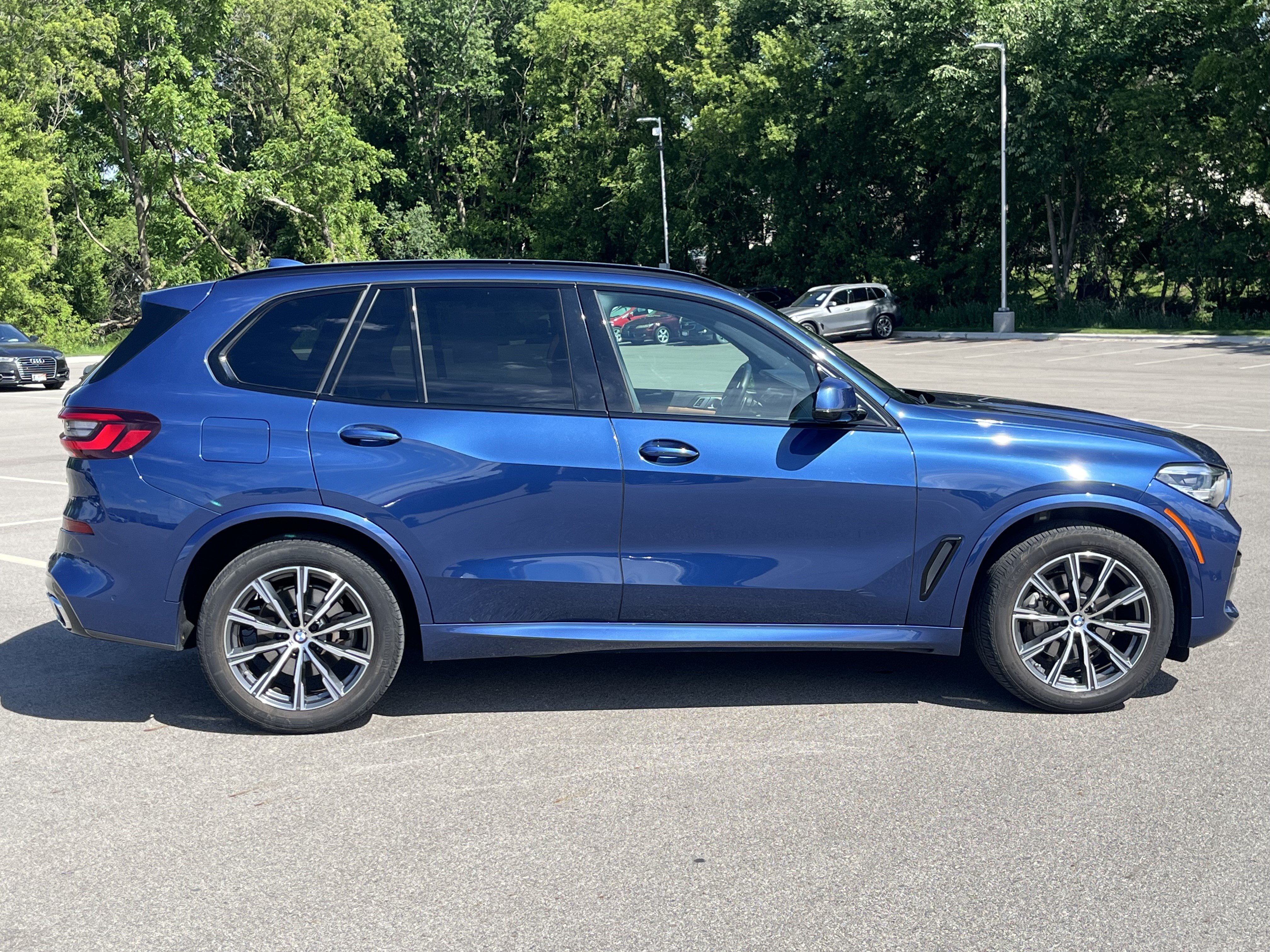Used 2022 BMW X5 xDrive40i w/ M Sport Package AWD/4WD image 25