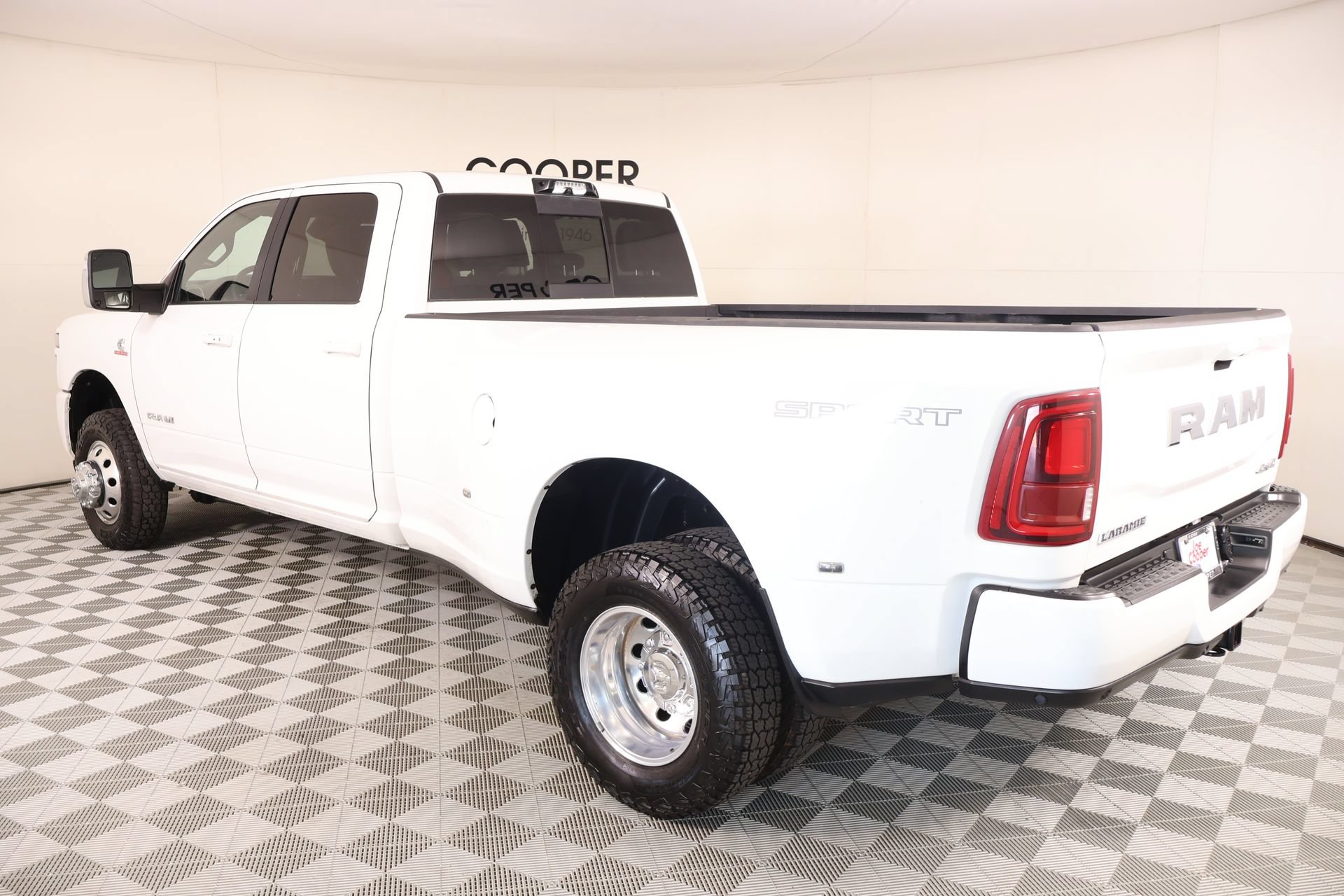 Used 2026 RAM 3500 Laramie w/ Sport Appearance Package AWD/4WD image 23