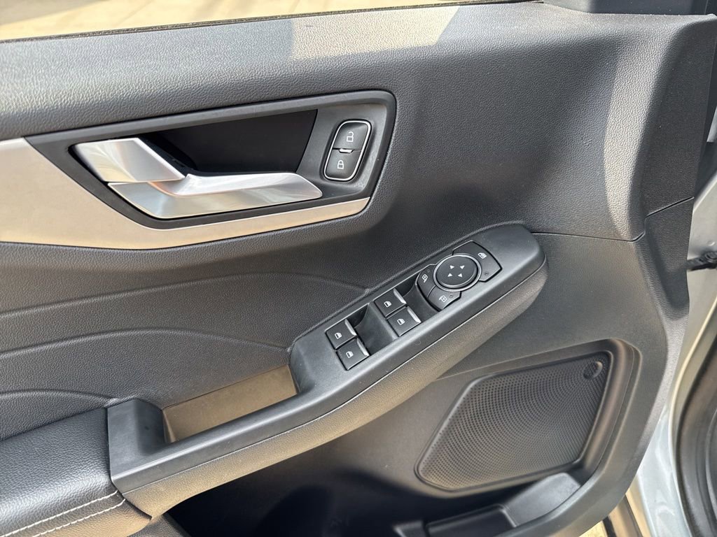 Used 2022 Ford Escape SEL FWD image 21