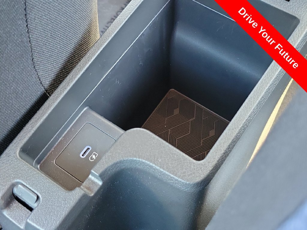 Used 2025 Nissan Versa SV w/ Trunk Package FWD image 14