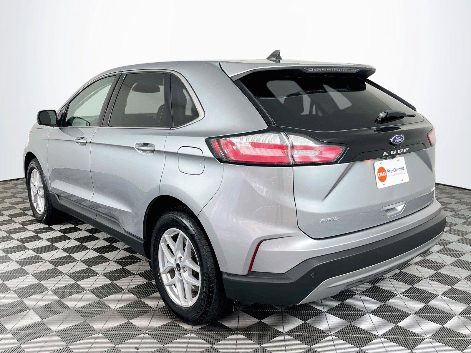 Used 2024 Ford Edge SEL AWD/4WD image 6