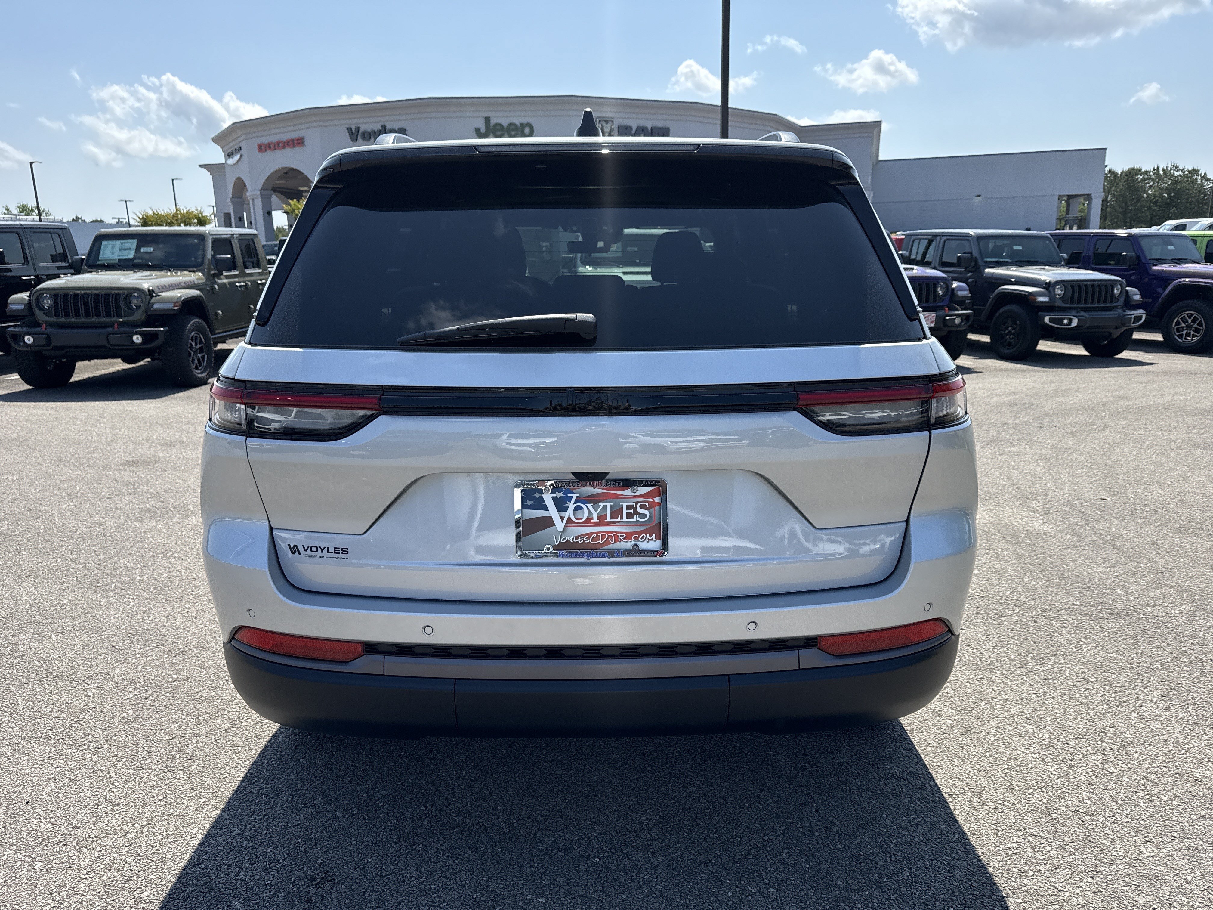 New 2026 Jeep Grand Cherokee Altitude RWD image 6