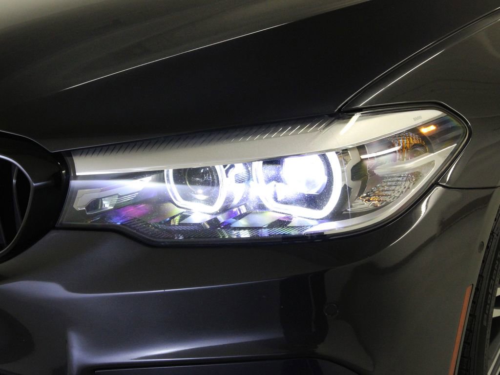 Used 2020 BMW 540i xDrive w/ M Sport Package image 9