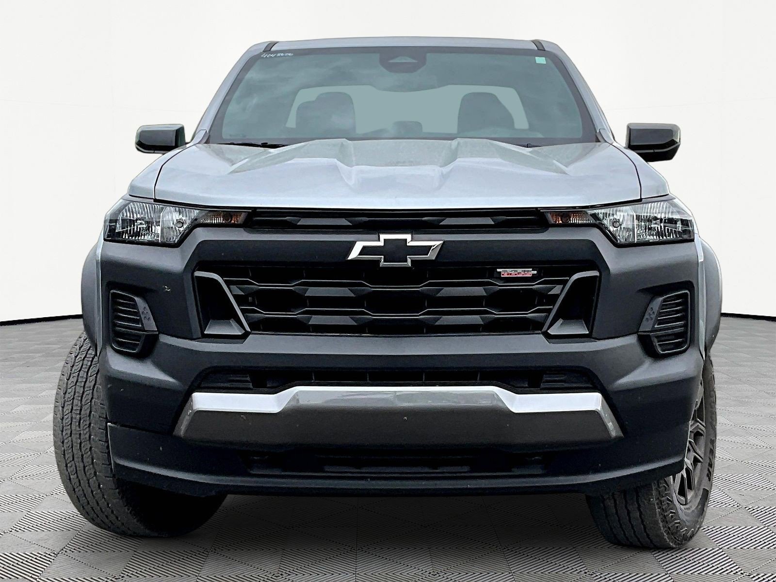 Used 2024 Chevrolet Colorado Trail Boss w/ Safety Package AWD/4WD image 2
