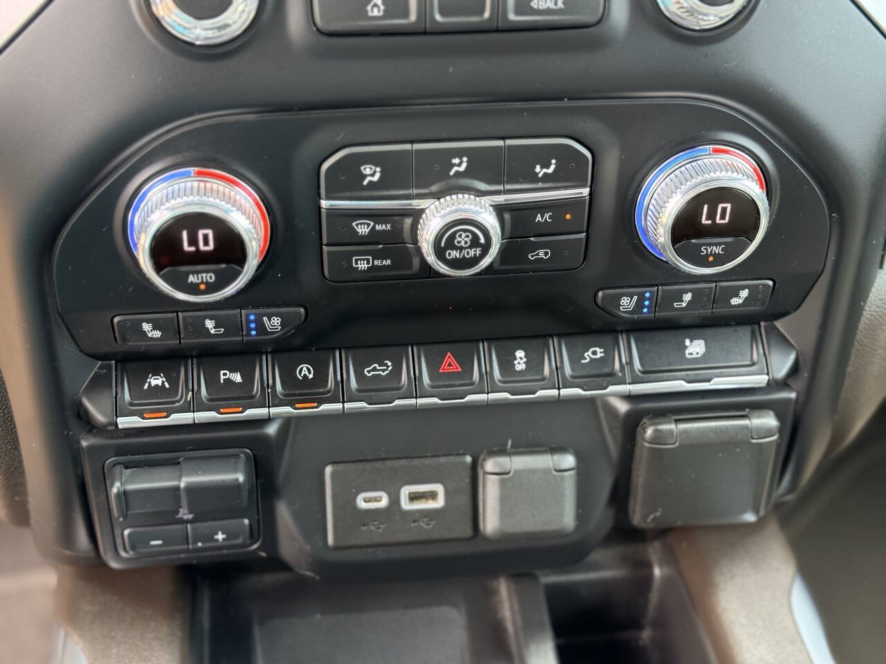 Used 2021 GMC Sierra 1500 SLT w/ SLT Premium Plus Package RWD image 24