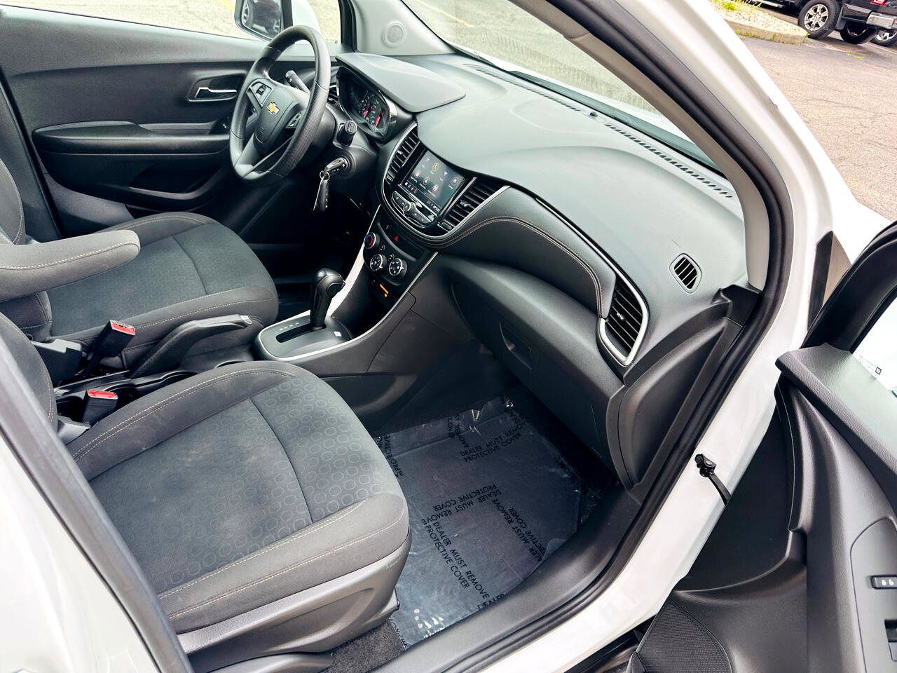 Used 2022 Chevrolet Trax LS w/ Tint and Cruise Package image 17