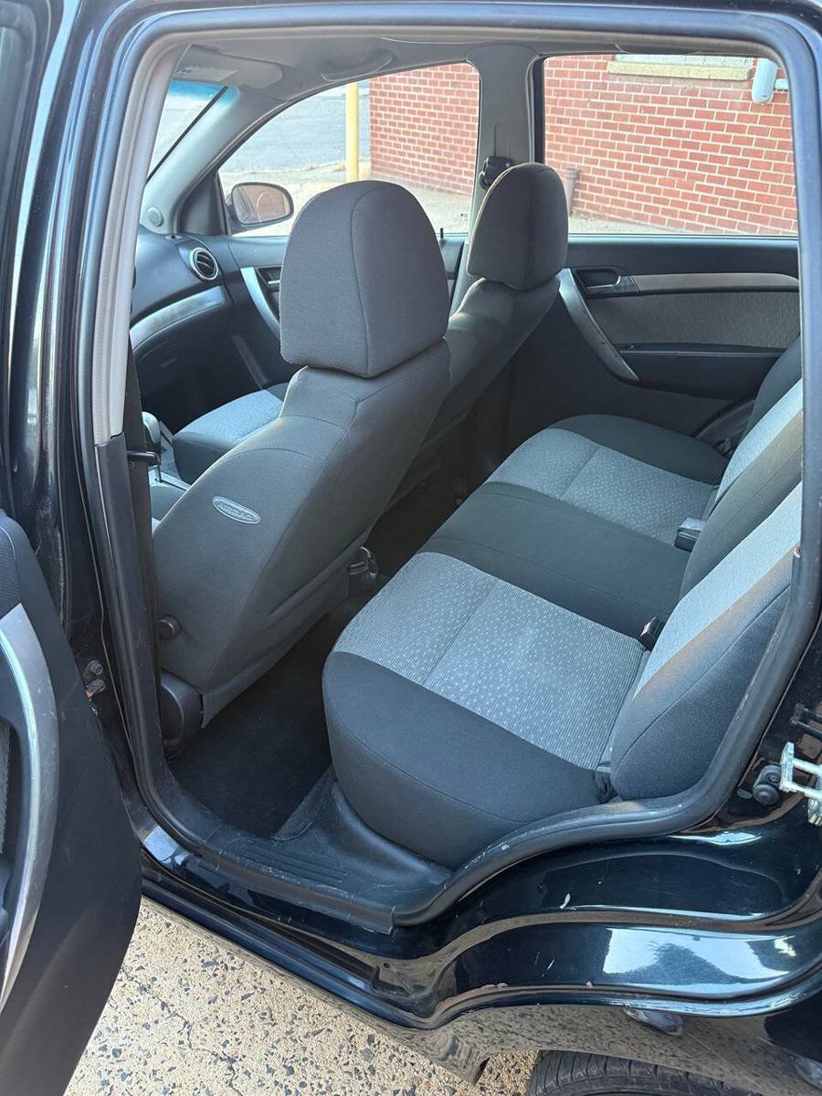 Used 2009 Chevrolet Aveo5 LT FWD image 8