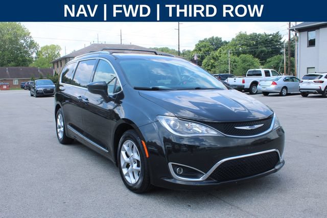 Used 2018 Chrysler Pacifica Touring-L Plus w/ Tire & Wheel Group FWD image 2