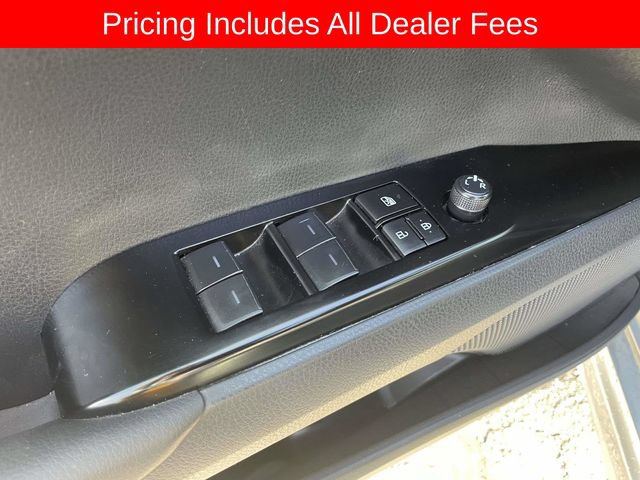 Used 2025 Toyota Camry SE FWD image 19