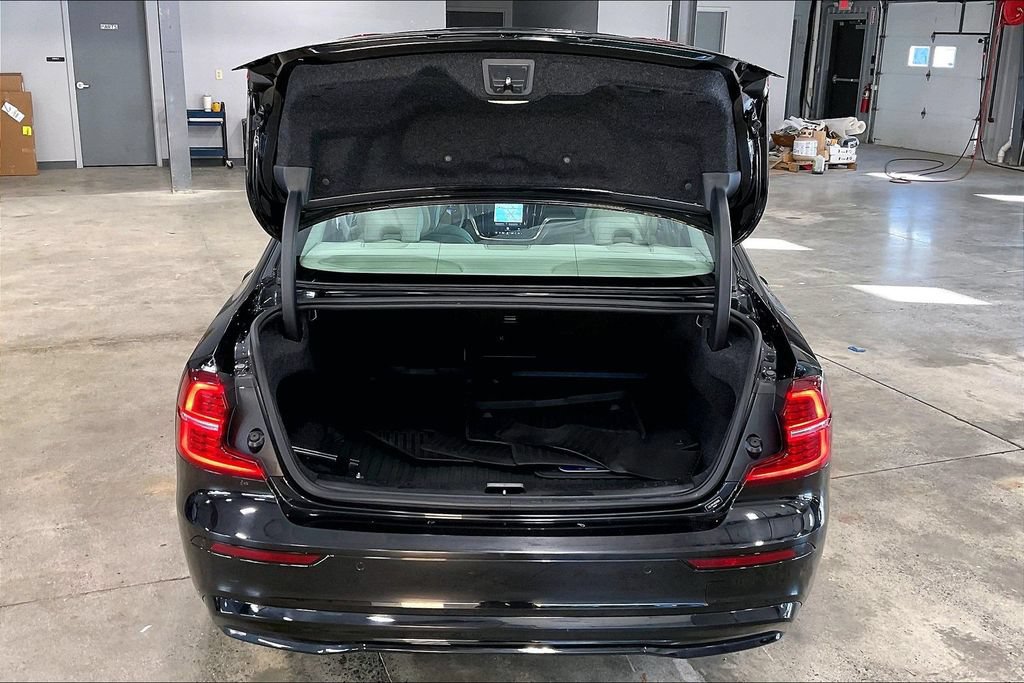 Used 2024 Volvo S60 B5 Core w/ Climate Package AWD/4WD image 5