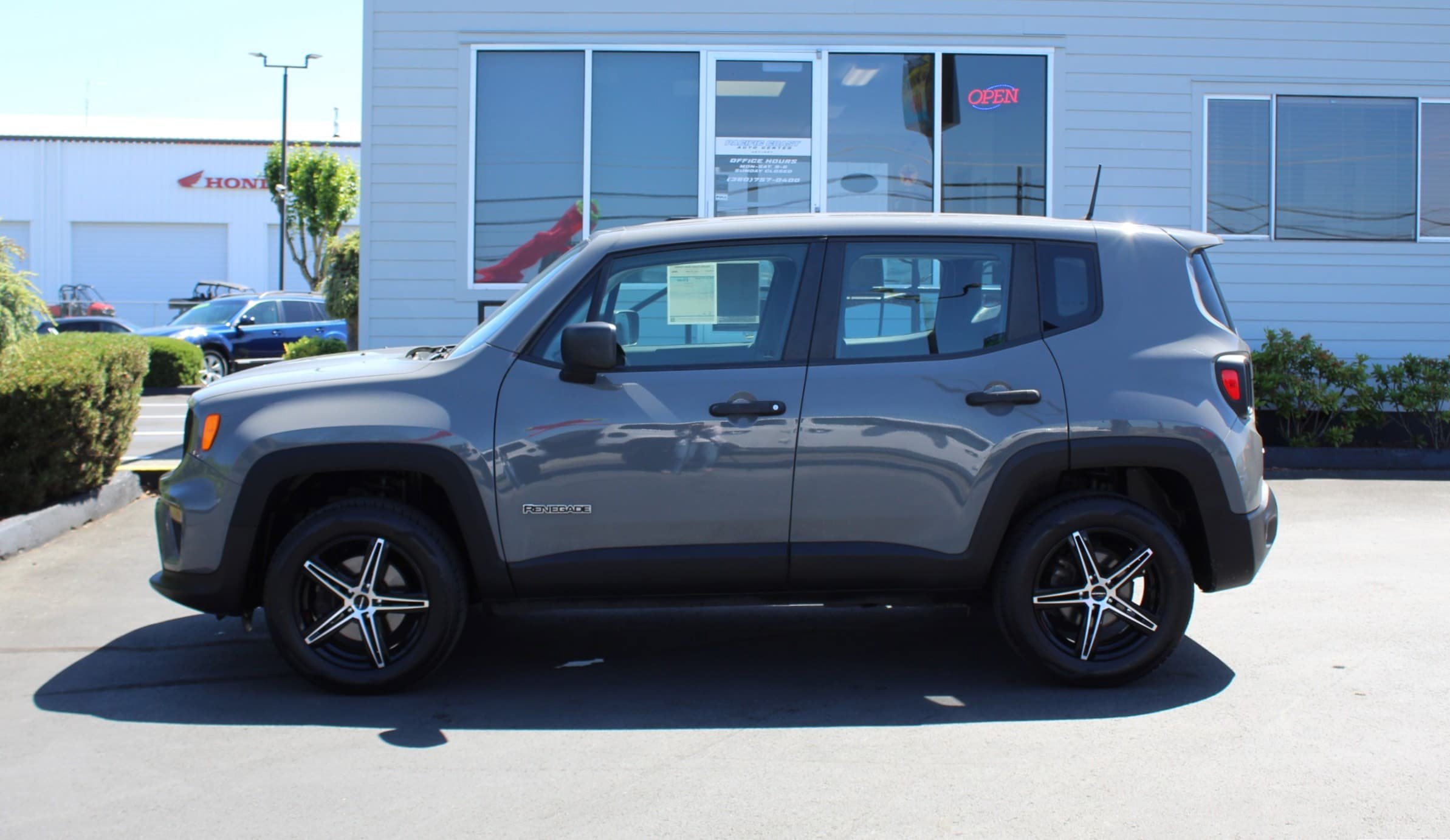 Used 2020 Jeep Renegade Sport AWD/4WD image 3