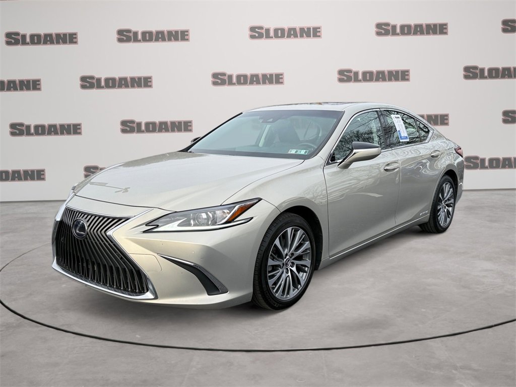 Used 2019 Lexus ES 300h w/ Luxury Package