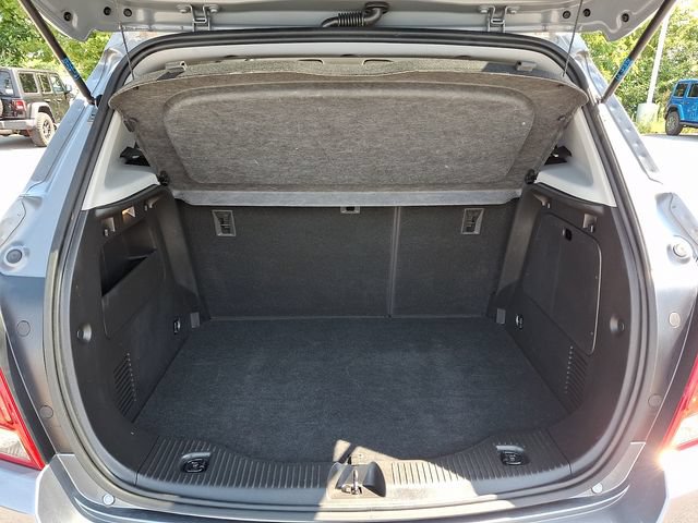 Used 2019 Chevrolet Trax LT w/ LT Convenience Package FWD image 27