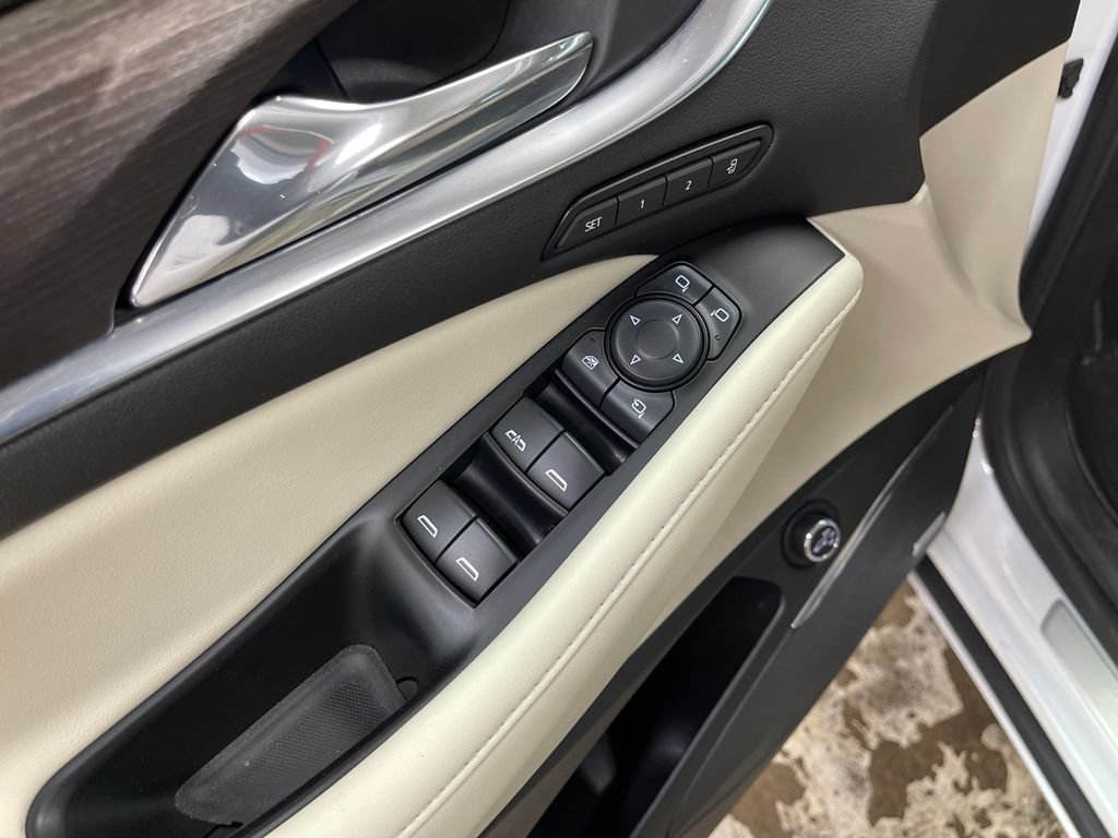 Used 2024 Buick Enclave Avenir w/ Avenir Technology Package AWD/4WD image 16