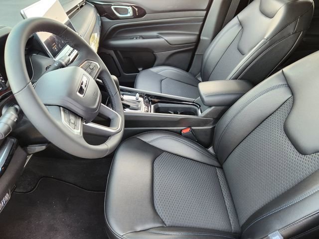 New 2026 Jeep Compass Latitude image 8