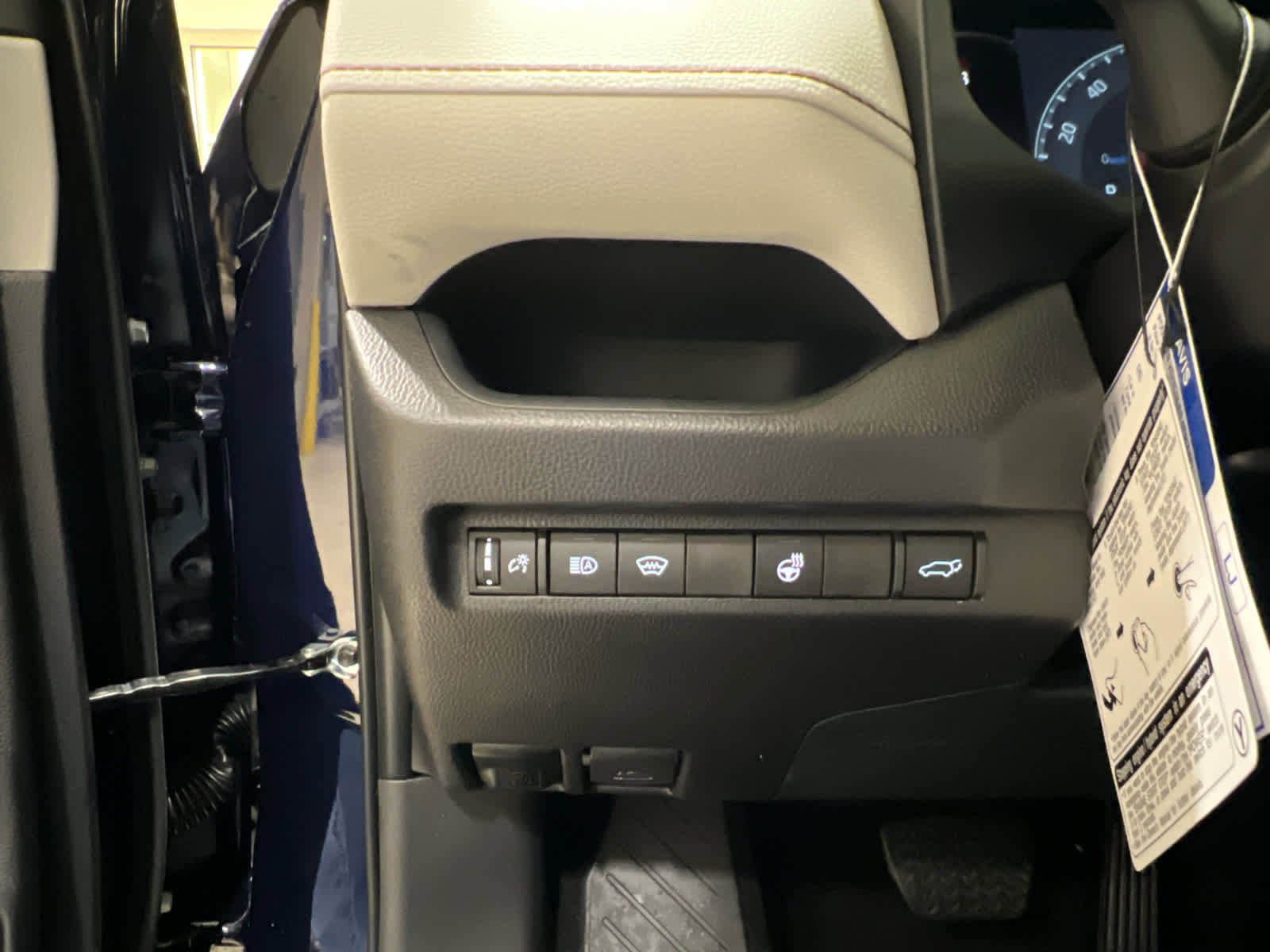 New 2025 Toyota RAV4 XLE w/ Convenience Package image 19