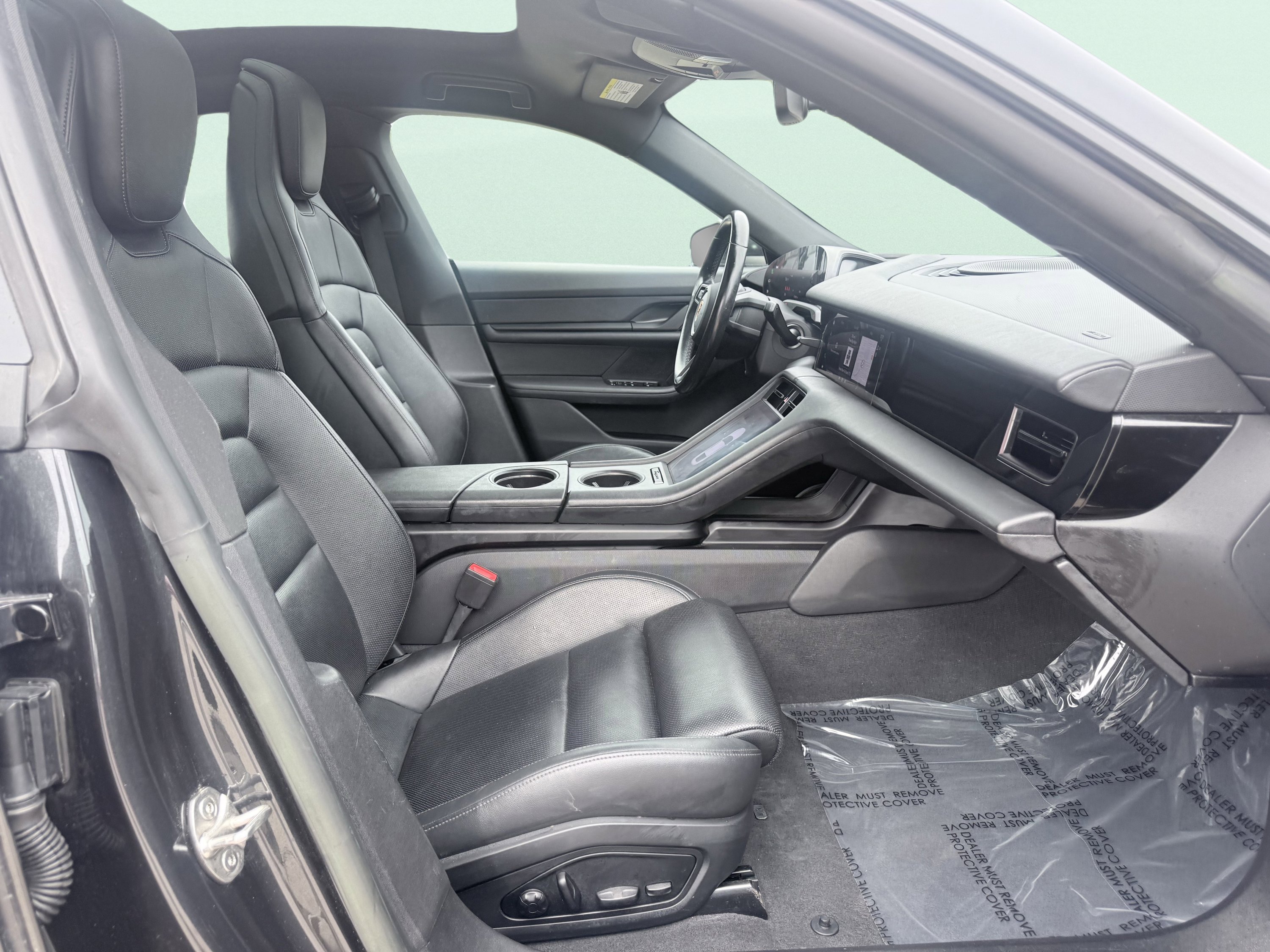 Used 2023 Porsche Taycan image 22