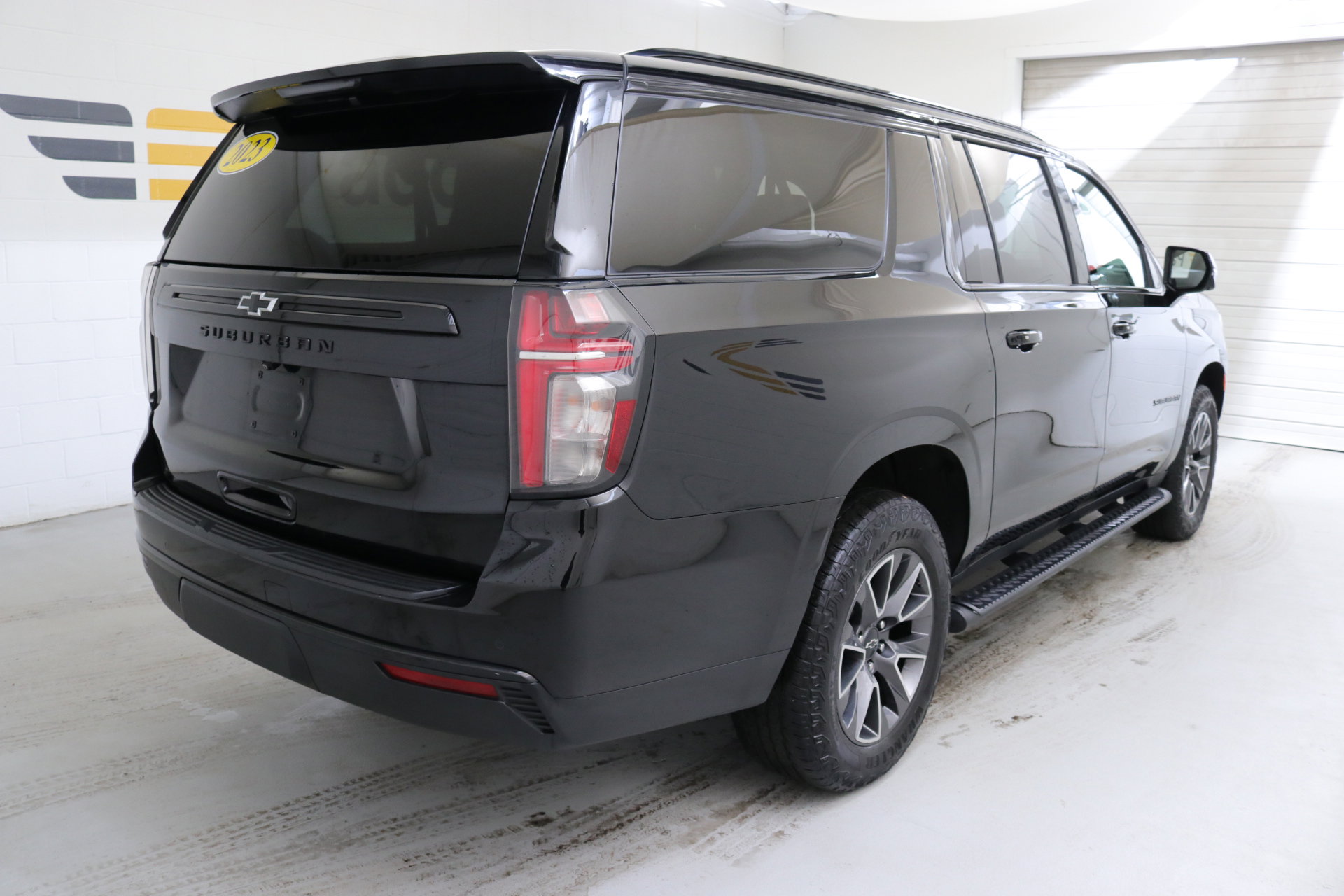 Used 2023 Chevrolet Suburban Z71 w/ Luxury Package image 9