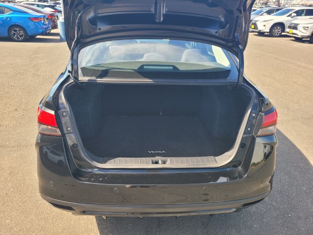 Certified 2024 Nissan Versa SR FWD image 11