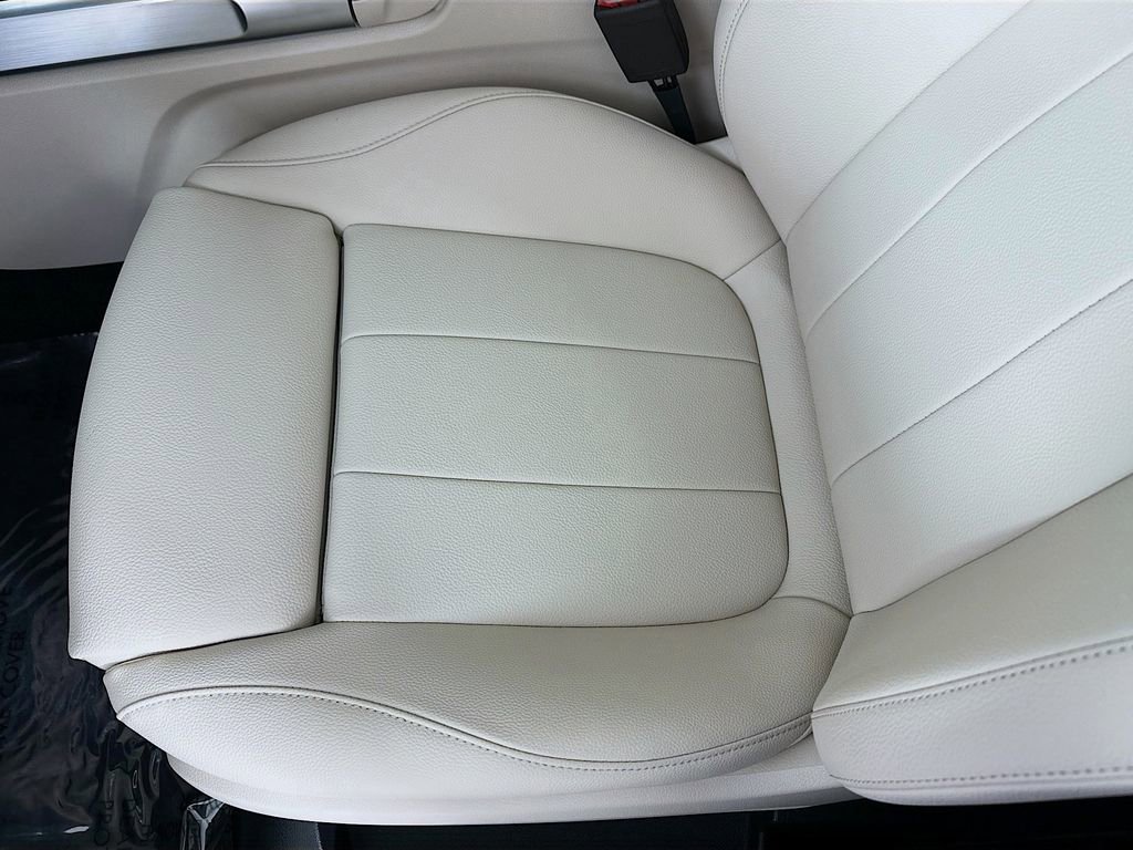 Certified 2026 Mercedes-Benz GLB 250 4MATIC image 18