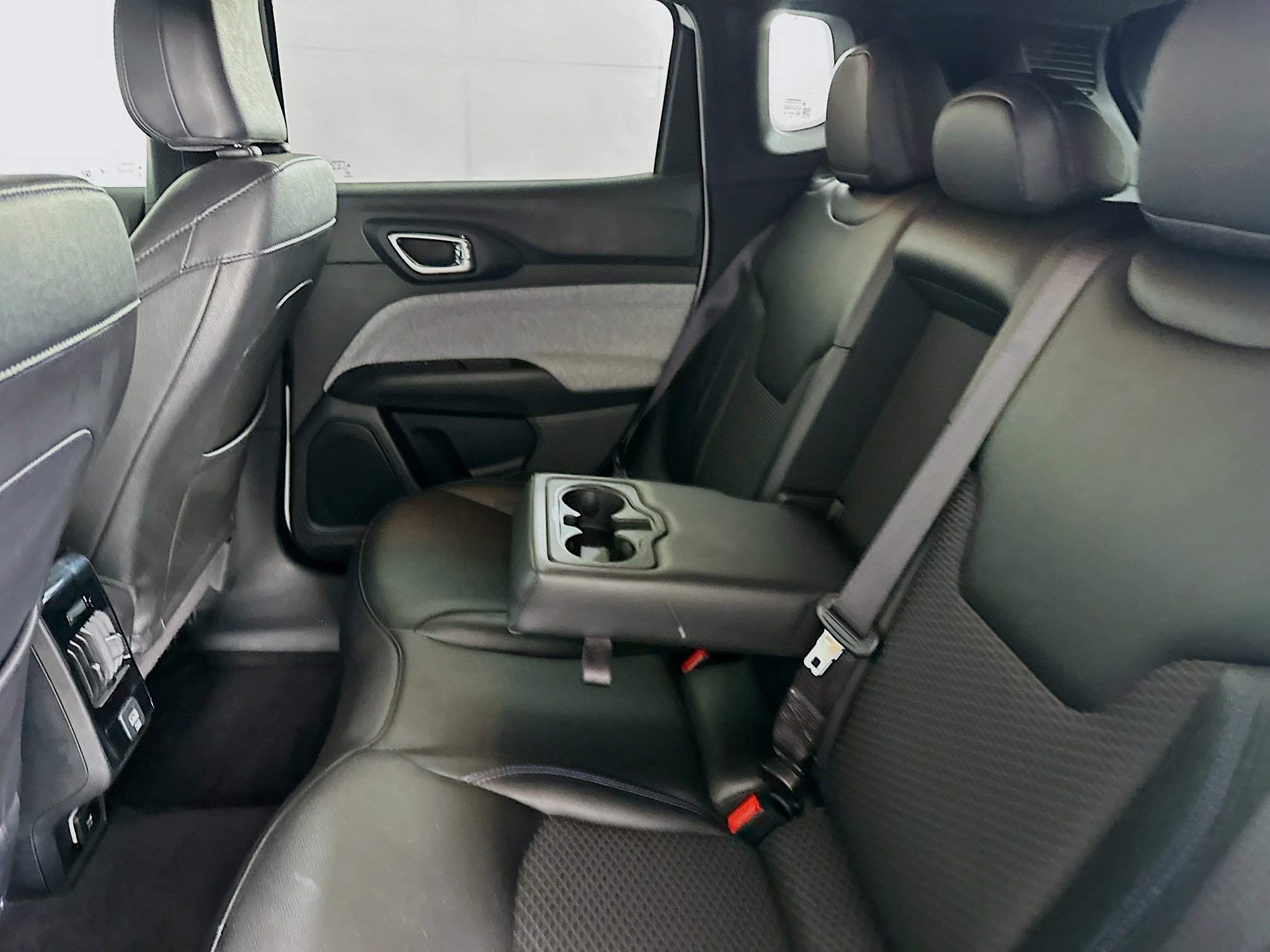 Used 2025 Jeep Compass Latitude image 26