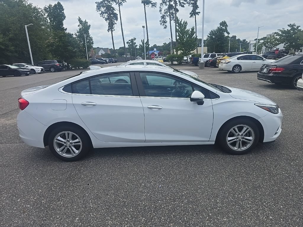 Used 2016 Chevrolet Cruze LT w/ Convenience Package FWD image 4