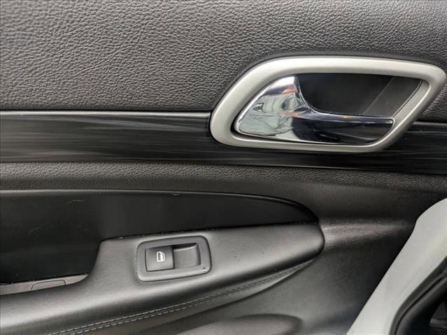 Used 2019 Jeep Grand Cherokee Altitude image 20